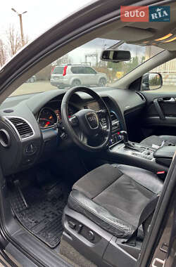 Позашляховик / Кросовер Audi Q7 2006 в 