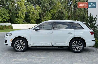 Внедорожник / Кроссовер Audi Q7 2017 в 