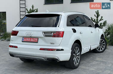 Внедорожник / Кроссовер Audi Q7 2017 в 