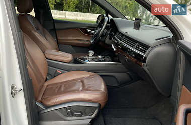 Внедорожник / Кроссовер Audi Q7 2017 в 