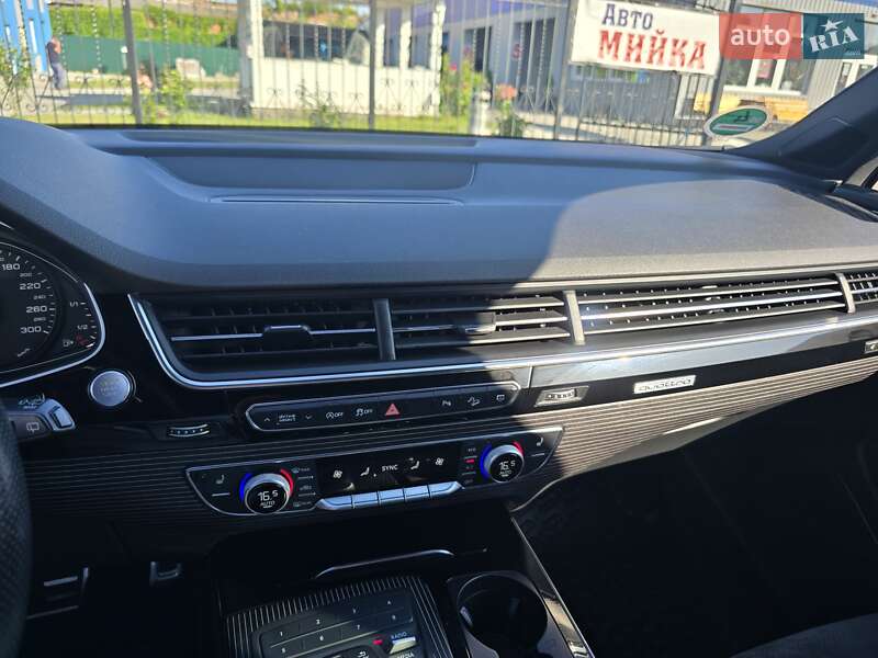 Внедорожник / Кроссовер Audi Q7 2017 в Киеве