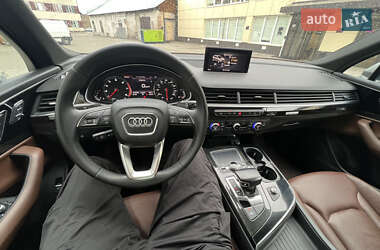 Внедорожник / Кроссовер Audi Q7 2016 в 