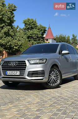 Внедорожник / Кроссовер Audi Q7 2017 в 