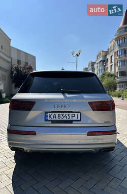 Внедорожник / Кроссовер Audi Q7 2017 в 