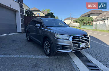 Внедорожник / Кроссовер Audi Q7 2016 в 