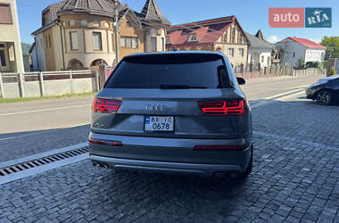 Внедорожник / Кроссовер Audi Q7 2016 в 