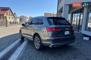 Внедорожник / Кроссовер Audi Q7 2016 в 