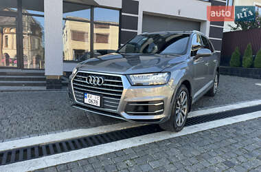 Внедорожник / Кроссовер Audi Q7 2016 в 
