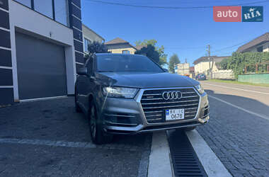 Внедорожник / Кроссовер Audi Q7 2016 в 