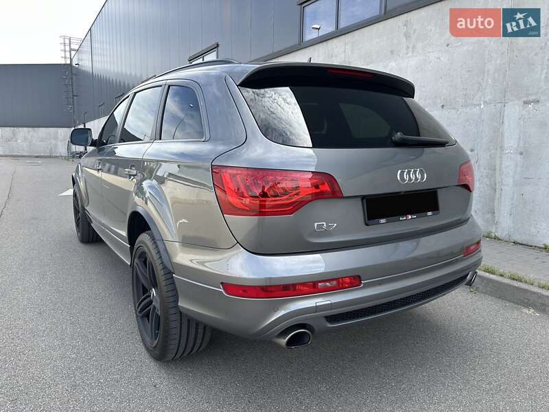 Внедорожник / Кроссовер Audi Q7 2015 в Киеве