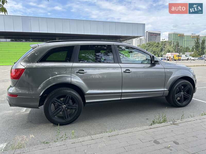 Внедорожник / Кроссовер Audi Q7 2015 в Киеве