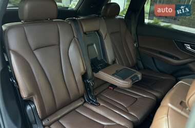 Внедорожник / Кроссовер Audi Q7 2018 в 