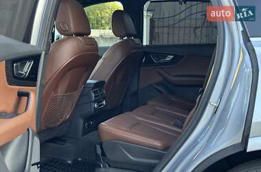 Внедорожник / Кроссовер Audi Q7 2018 в 