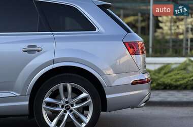 Внедорожник / Кроссовер Audi Q7 2018 в 