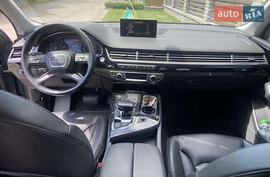 Внедорожник / Кроссовер Audi Q7 2017 в 