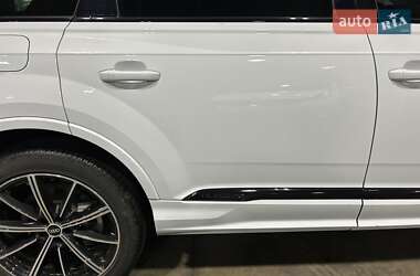 Внедорожник / Кроссовер Audi Q7 2020 в 
