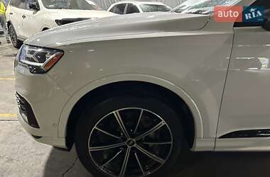 Внедорожник / Кроссовер Audi Q7 2020 в 
