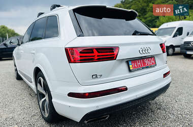 Внедорожник / Кроссовер Audi Q7 2017 в 