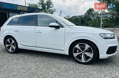 Внедорожник / Кроссовер Audi Q7 2017 в 
