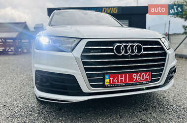 Внедорожник / Кроссовер Audi Q7 2017 в 