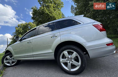 Позашляховик / Кросовер Audi Q7 2013 в 