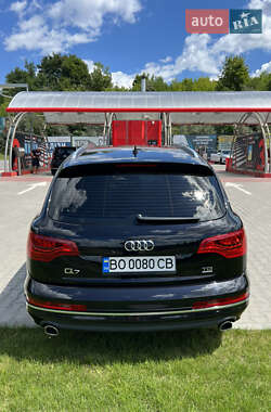 Внедорожник / Кроссовер Audi Q7 2015 в 