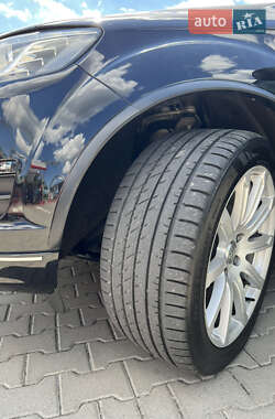 Внедорожник / Кроссовер Audi Q7 2015 в 