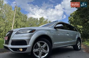 Позашляховик / Кросовер Audi Q7 2013 в 