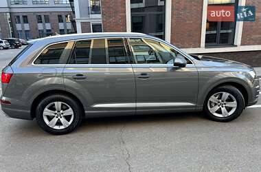 Позашляховик / Кросовер Audi Q7 2015 в 