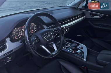 Внедорожник / Кроссовер Audi Q7 2017 в 