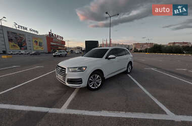 Внедорожник / Кроссовер Audi Q7 2017 в 