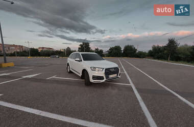 Внедорожник / Кроссовер Audi Q7 2017 в 