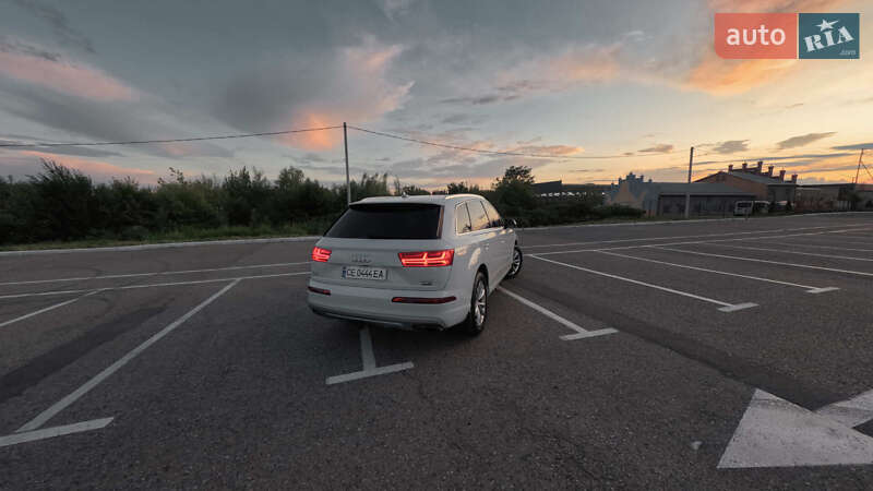 Позашляховик / Кросовер Audi Q7 2017 в Чернівцях