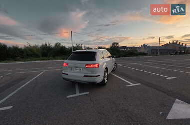 Внедорожник / Кроссовер Audi Q7 2017 в 