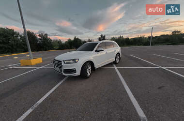 Внедорожник / Кроссовер Audi Q7 2017 в 