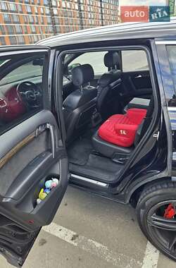 Внедорожник / Кроссовер Audi Q7 2012 в 