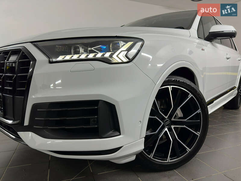 Внедорожник / Кроссовер Audi Q7 2020 в Казатине