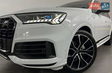 Внедорожник / Кроссовер Audi Q7 2020 в 