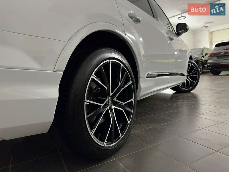 Внедорожник / Кроссовер Audi Q7 2020 в Казатине