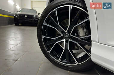 Внедорожник / Кроссовер Audi Q7 2020 в 