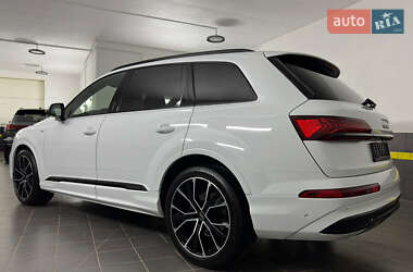 Внедорожник / Кроссовер Audi Q7 2020 в 