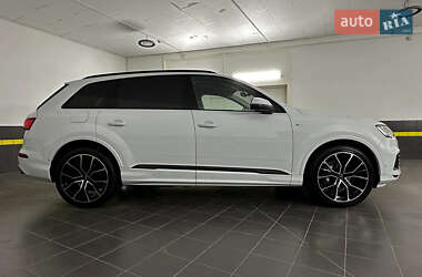 Внедорожник / Кроссовер Audi Q7 2020 в 