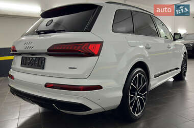 Внедорожник / Кроссовер Audi Q7 2020 в 