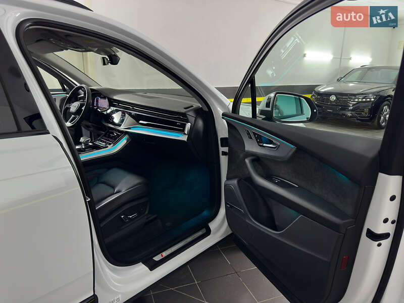 Внедорожник / Кроссовер Audi Q7 2020 в Казатине