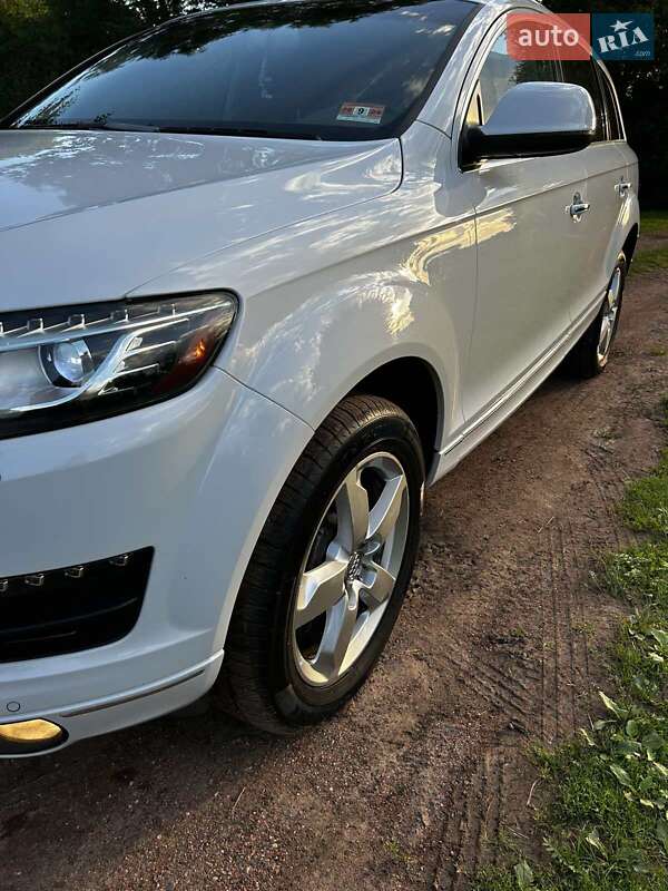 Внедорожник / Кроссовер Audi Q7 2013 в Нововолынске