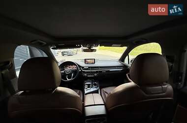 Позашляховик / Кросовер Audi Q7 2017 в 