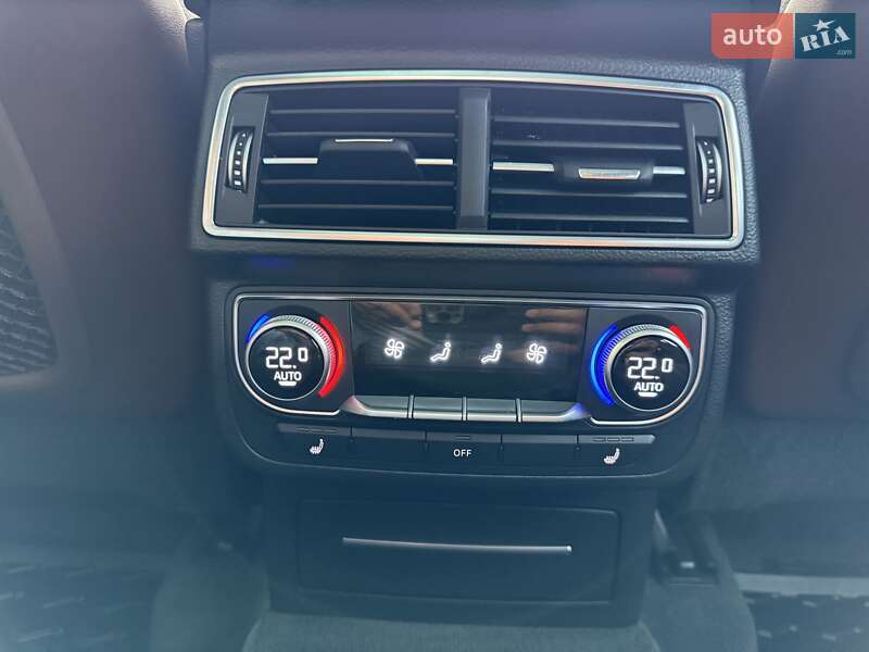 Внедорожник / Кроссовер Audi Q7 2017 в Ровно