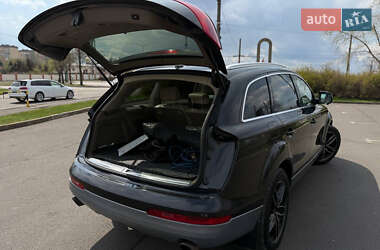 Внедорожник / Кроссовер Audi Q7 2007 в 