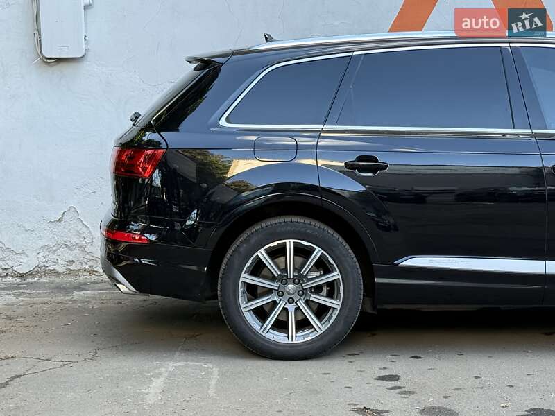 Позашляховик / Кросовер Audi Q7 2017 в Одесі фото 12 Позашляховик / Кросовер Audi Q7 2017 в Одесі