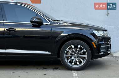 Внедорожник / Кроссовер Audi Q7 2017 в 